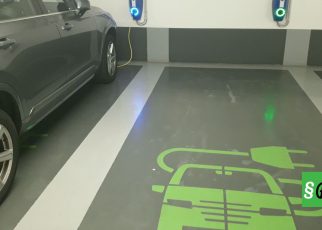 Зарядка для электромобиля в Германии